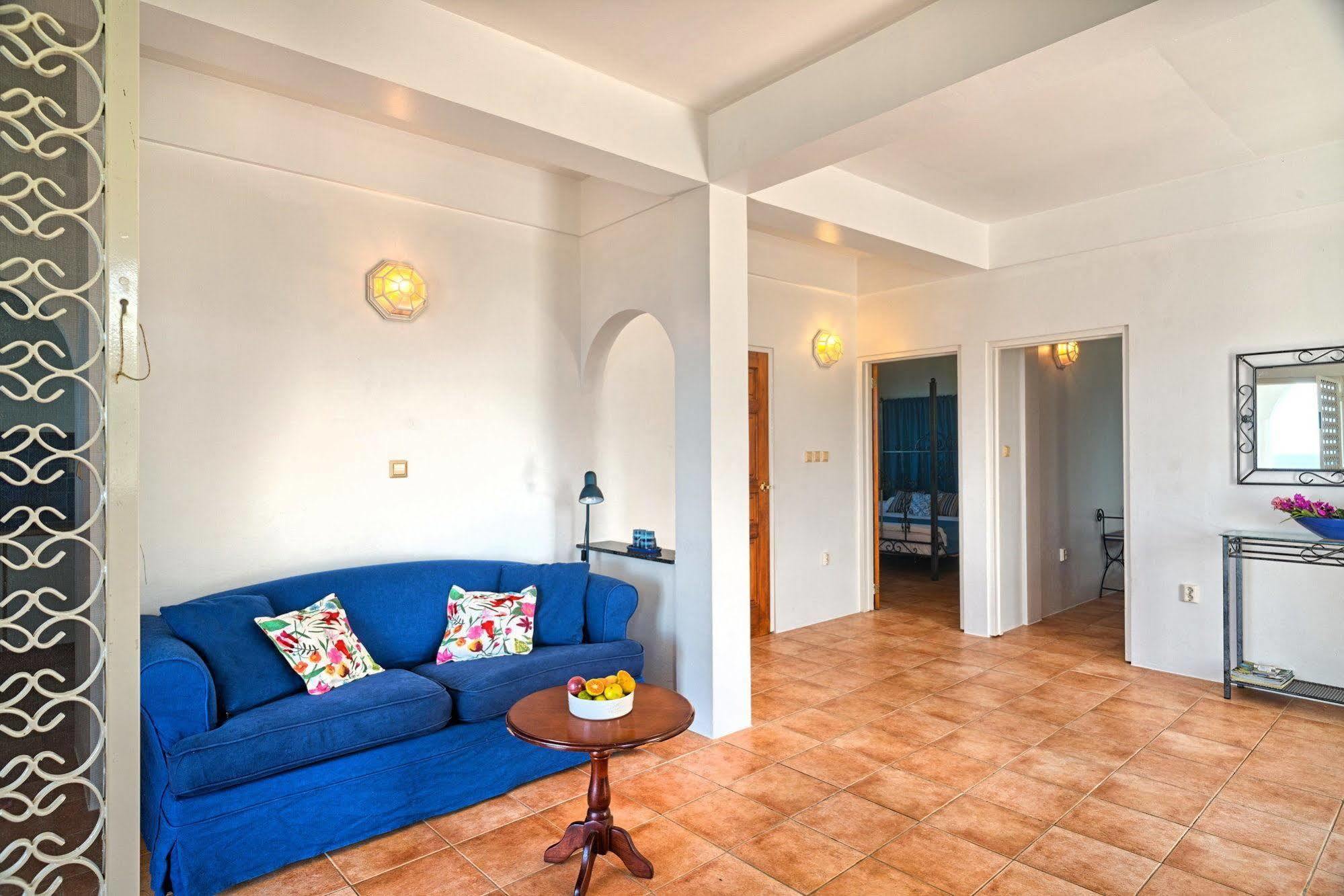 Caribbean Sea View Holiday Apartments Méro Екстериор снимка
