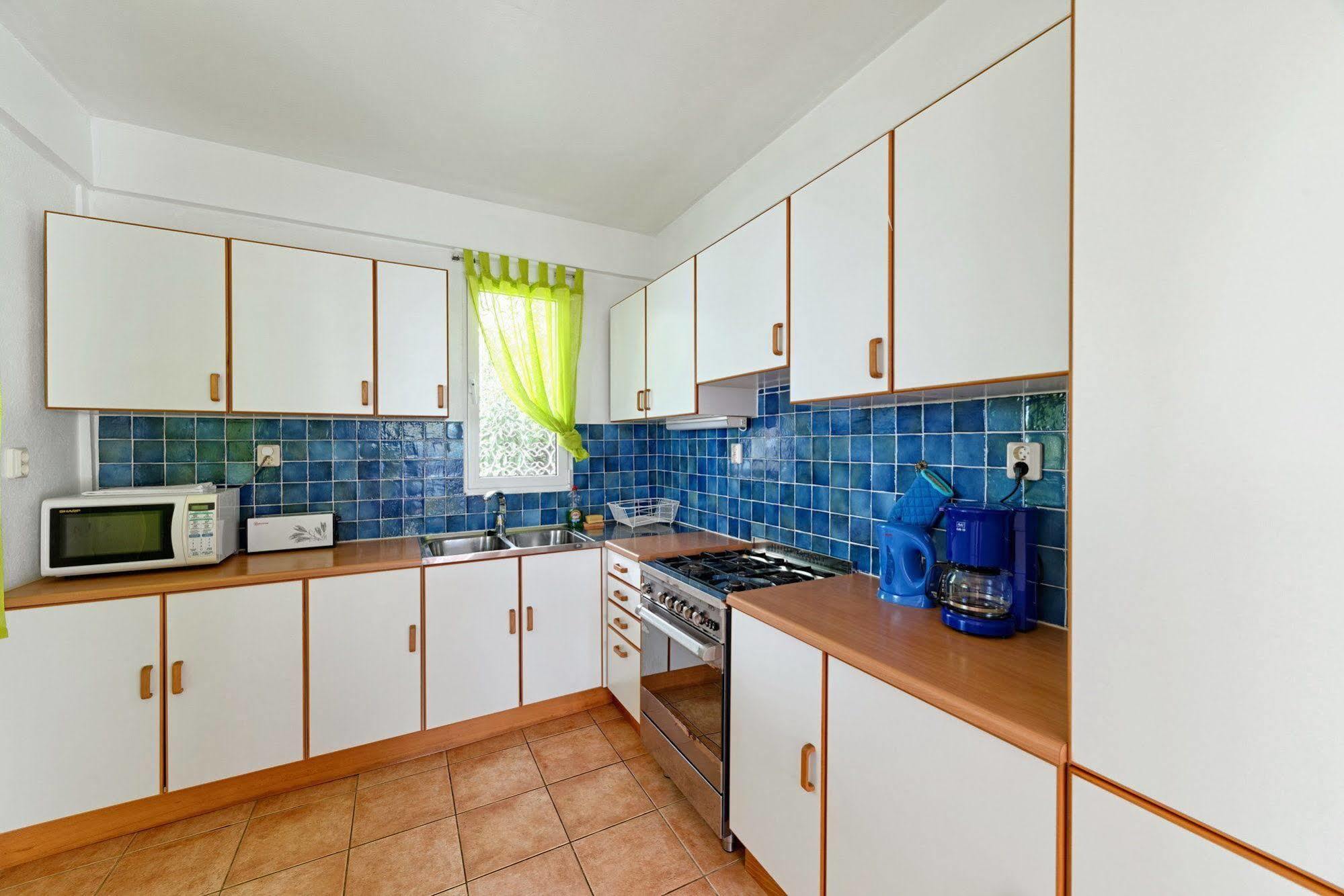 Caribbean Sea View Holiday Apartments Méro Екстериор снимка