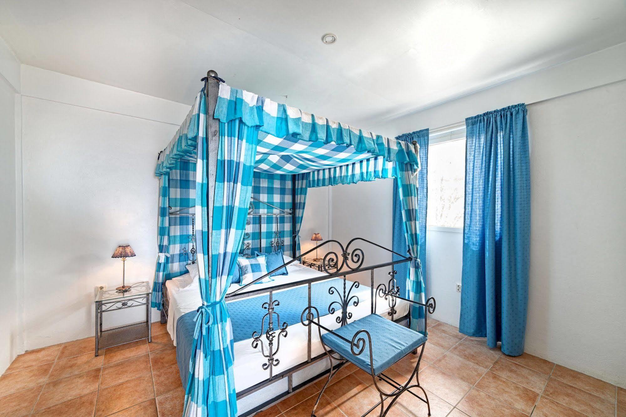 Caribbean Sea View Holiday Apartments Méro Екстериор снимка